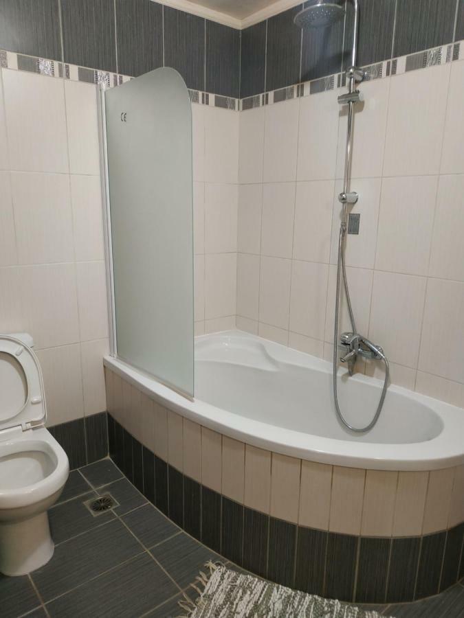 Alexandra Apartment Артемида Екстериор снимка