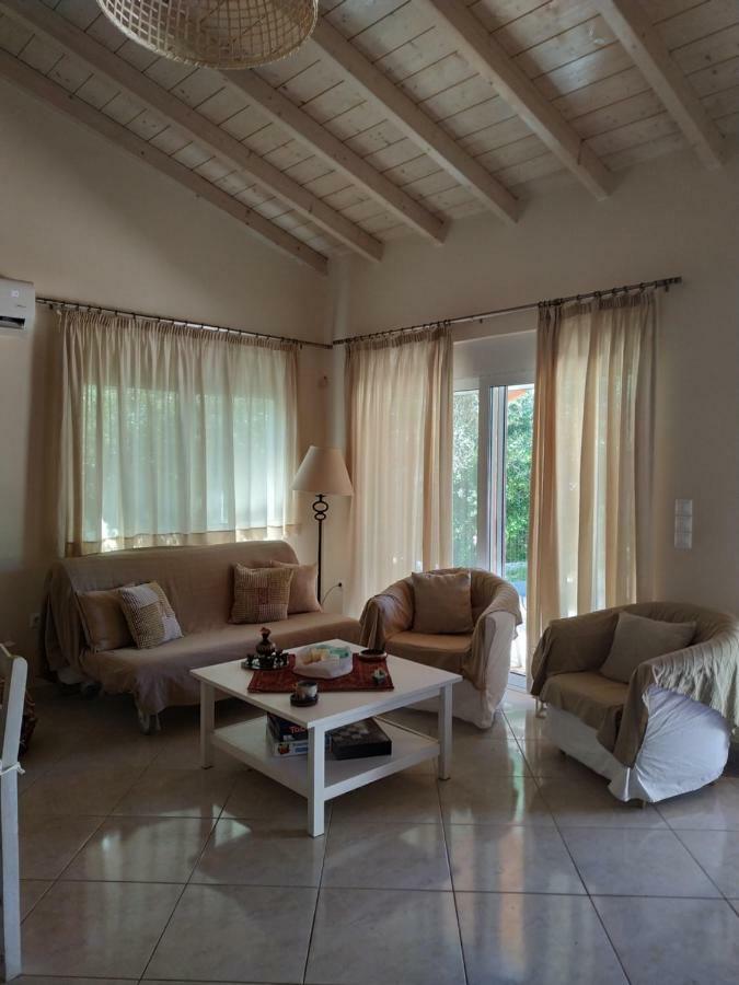 Alexandra Apartment Артемида Екстериор снимка