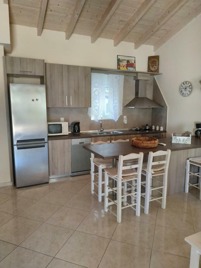 Alexandra Apartment Артемида Екстериор снимка