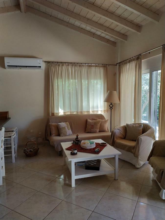 Alexandra Apartment Артемида Екстериор снимка