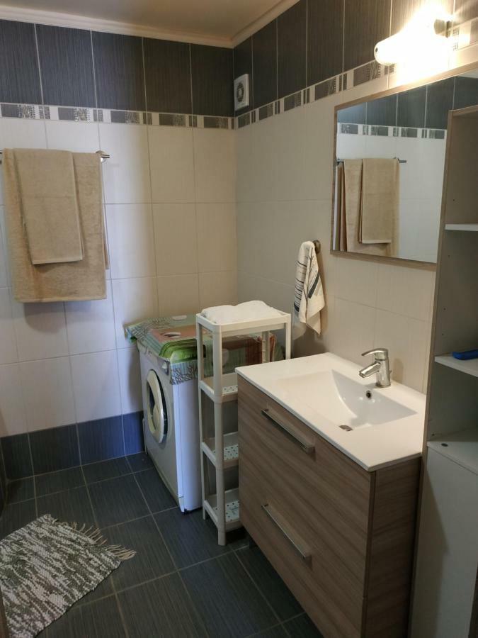 Alexandra Apartment Артемида Екстериор снимка